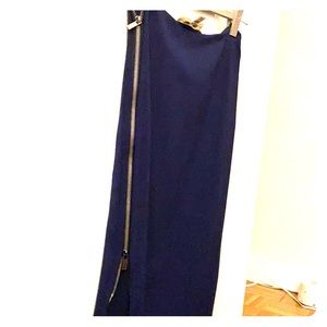 Chic navy DVF zipper skirt